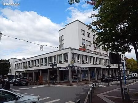 lorient centre a louer espace professionel local atypique  pouvant convenir a un usage art