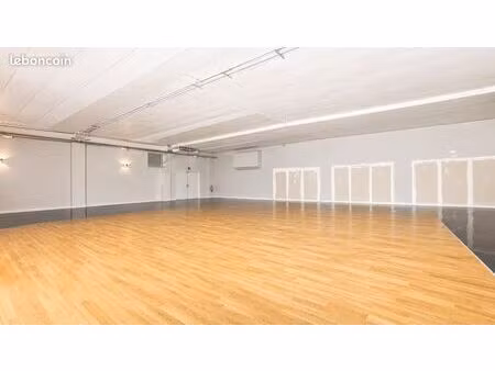 local commercial 397 m²