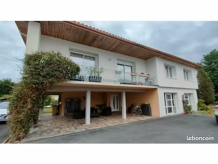 maison 6 pièces 238 m²