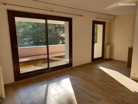 t2 48m2 bordeaux centre prox. chu pellegrin/c.perrens