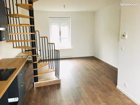 très beau t3 en duplex refait à neuf