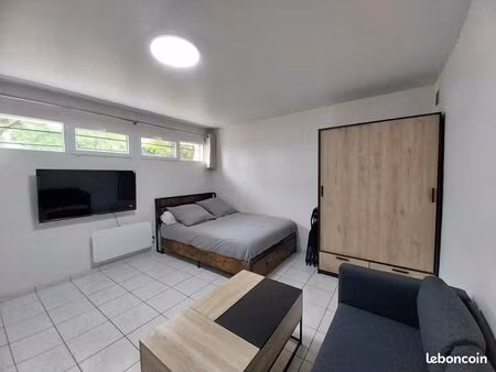 studio 25 m² refait à neuf – place de parking – gradignan