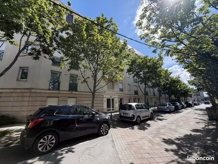 studio 1 pièce 31 m²