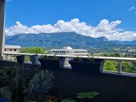 t3 lumineux avec vue exceptionnelle sur le nivolet  belledonne et la dent du chat – 66 m² 