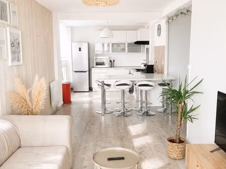 appartement meublé lumineux 70 m² -2 chambres - tram d calypso - le bouscat