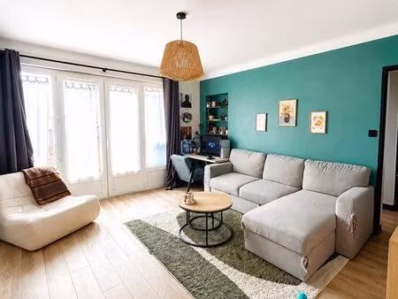t2 rénové 54 m² avec balcon plein sud et parking privatif – tourcoing égalité