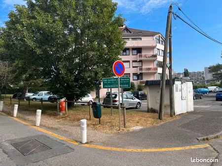 place ou lot parkings 74240 gaillard. rend: 4 65% net
