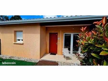 à louer – maison t2 meublée de 49 m² avec jardinet  piscine et parking – étauliers