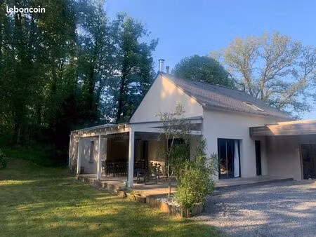 belle maison 4 chambres avec jardin a louer a vay (44)