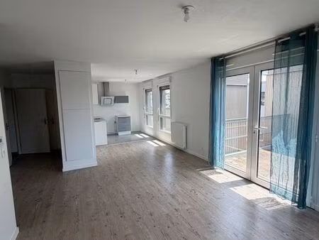 beau t3 de 65 m² dans une résidence sécurisée