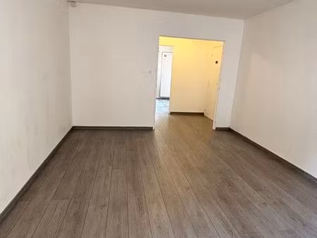 bel appartement avec balcon et parking au sein d’une résidence bien entretenue