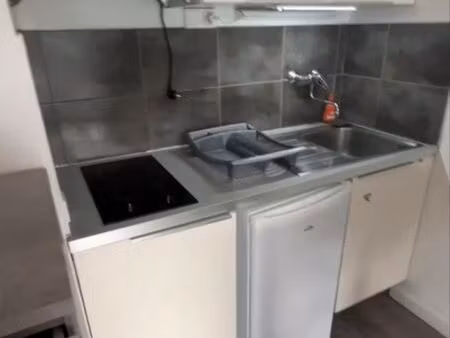 studio 19m2 avec piscine et terrain de tennis