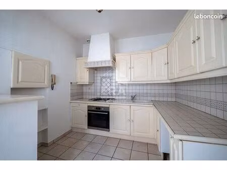 appartement 3 pièces 64 m²
