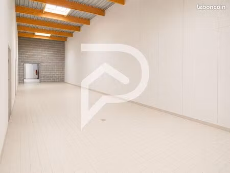 local industriel 122 m²