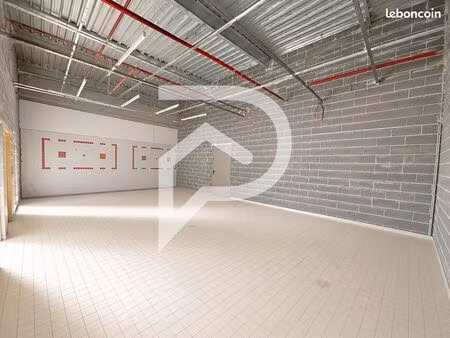 local industriel 200 m²