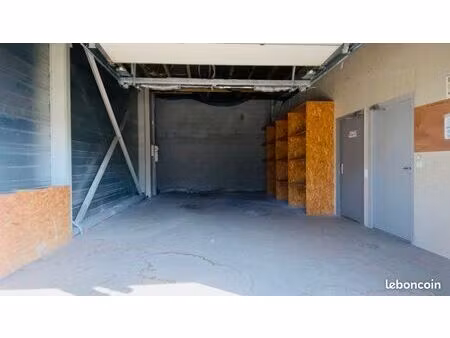 local professionnel 80m2 : entrepôt  bureau  cuisine