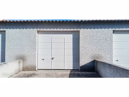 box / local de stockage de 37 m² – saint-estève