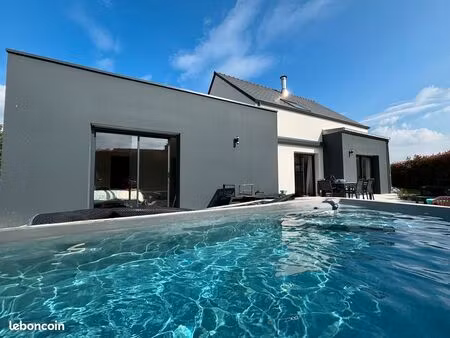 maison familiale 140m² meublée – piscine – terrain 800m² – prinquiau
