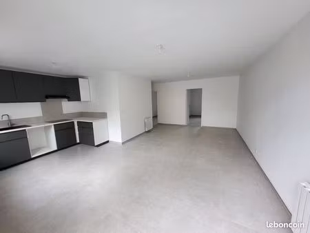 henin-beaumont - appartement t4 de 80m² totalement rénové