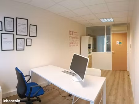 bureau 12 m² meuble 1 à 2 postes