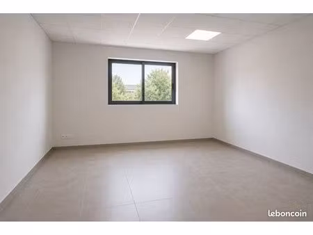 location bureau 10m2