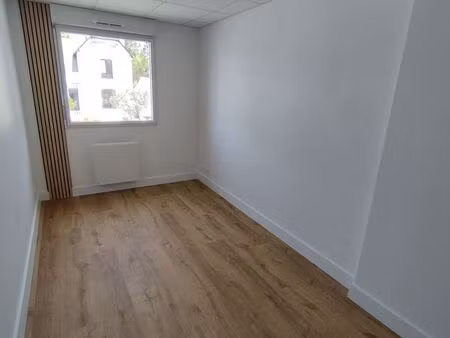 bureau à louer - 11 m² - axe très passant - idéal profession libérale