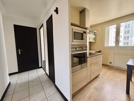 appartement vendu loué - 3 chambres + ascenseur + balcon - secteur bellevue