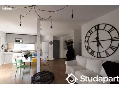 chambre 1 pièce 12 m²