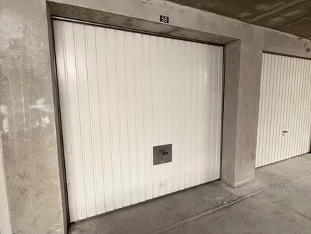 vends garage fermé hyper centre annemasse proche gare