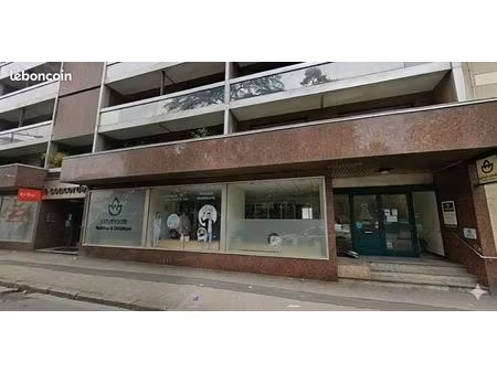 local commercial 145 m² + sous-sol 85 m2– emplacement n°1 a annemasse