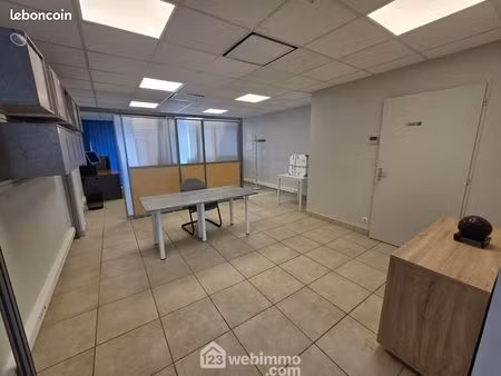 local commercial 48 m²