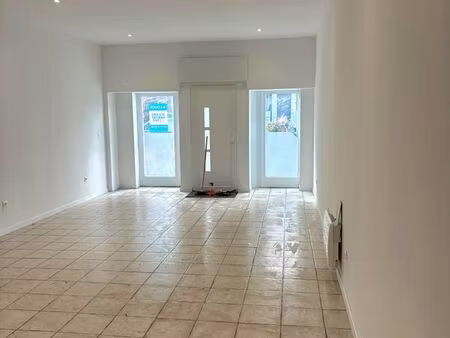 local commercial 60m2