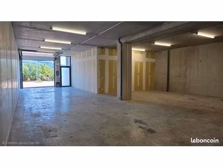 local professionnel 134.84 m² - poisy clavi - atelier / stockage / bureau