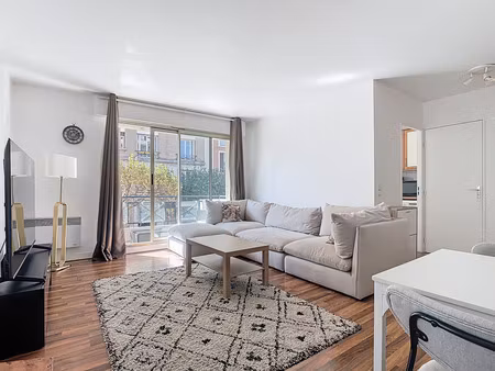 deux pièces meublé rue jean bonal - box en sous-sol