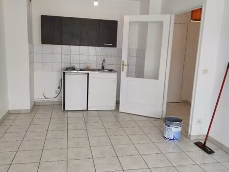 appartement t2 // rue de la commune de paris // oullins