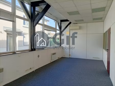 bureau 25m² à saint-maur des fossés