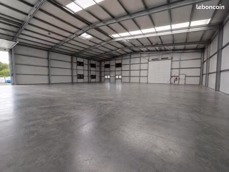 local industriel 600 m²