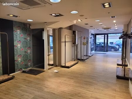 local commercial 61 m²