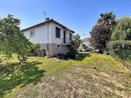 maison rénovée en 2023 à vendre à malemort   2 chambres  sous sol complet  garage  terrain