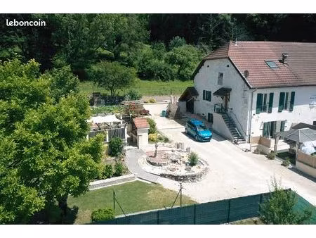 maison 6 pièces 137 m²