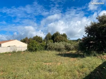 terrain 638 m² lauris