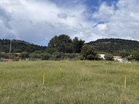 terrain 678 m² merindol