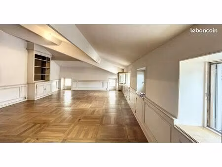 grand appartement de 120 m² en très bon état  climatisé  quartier palais des papes  en fac