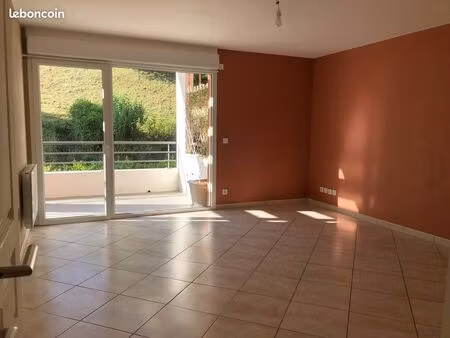 t2 de 45 m² avec balcon – bossey  frontière suisse à pied