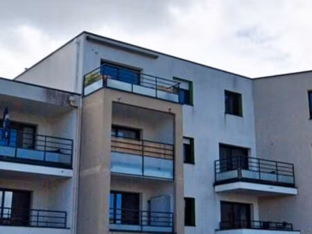 t2 loggia proche centre ville