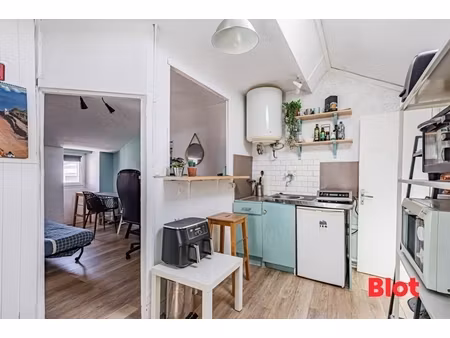 studio urbain - 21 m² - dernier étage - coeur de ville