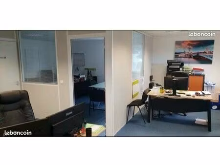 local professionnel 50 m² – axe annecy/genève – parking privé
