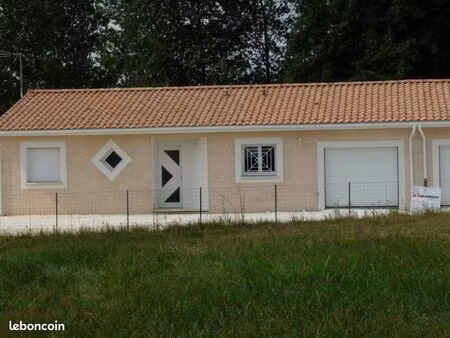location laruscade maison mitoyenne avec garage et jardin