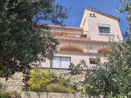 maison t6 + t2 indep. et garage - magnifique vue rade.