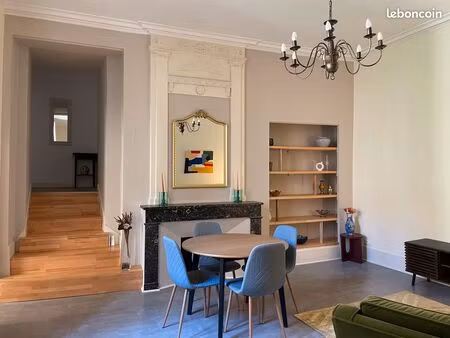 beau appartement t3 - 60 m² en centre ville ecusson